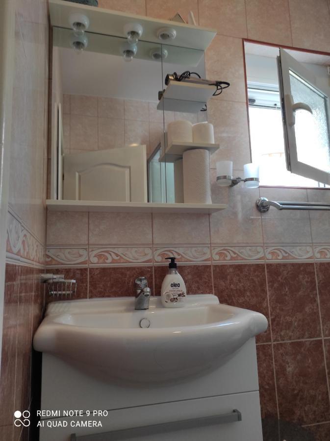 Apartments Anne Петровац Экстерьер фото