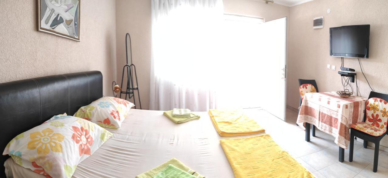 Apartments Anne Петровац Экстерьер фото