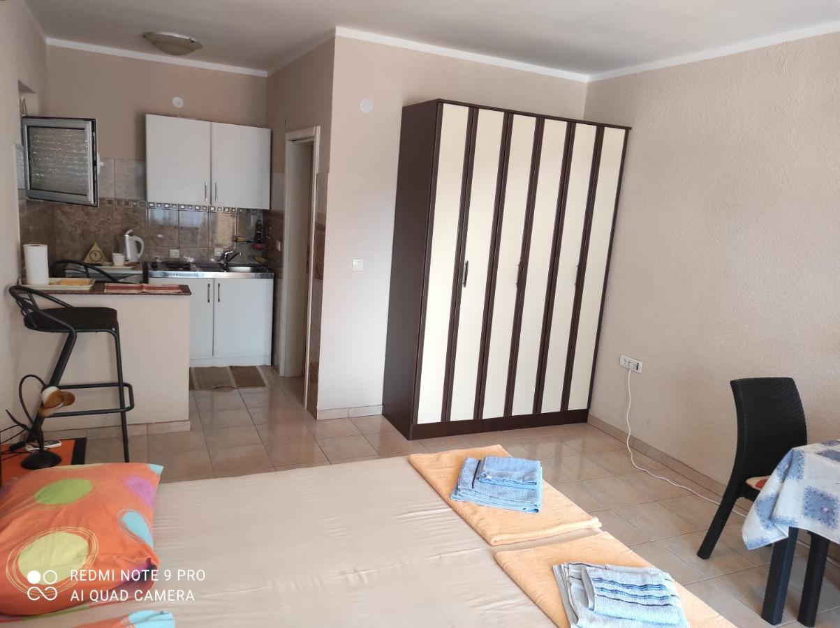 Apartments Anne Петровац Экстерьер фото