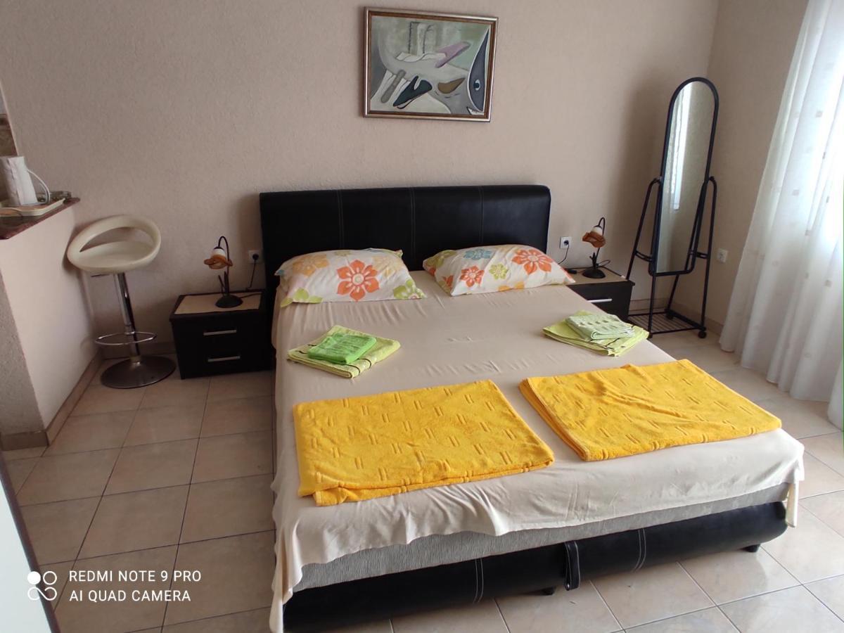 Apartments Anne Петровац Экстерьер фото