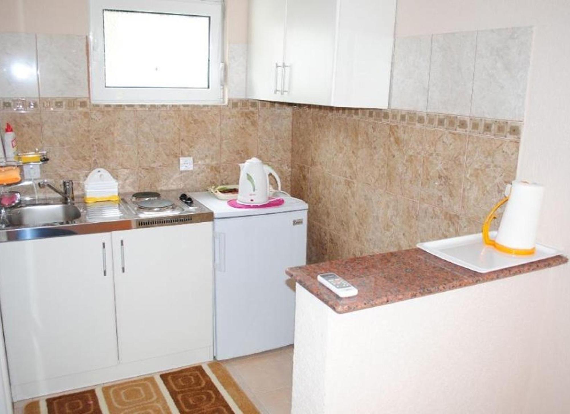 Apartments Anne Петровац Экстерьер фото